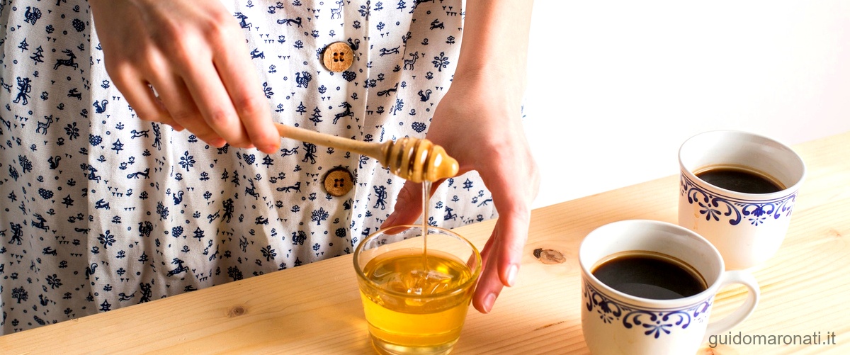 Il miele cura la tosse e mal di gola.