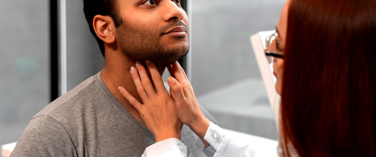 Quali problemi può causare la tiroide alla gola?